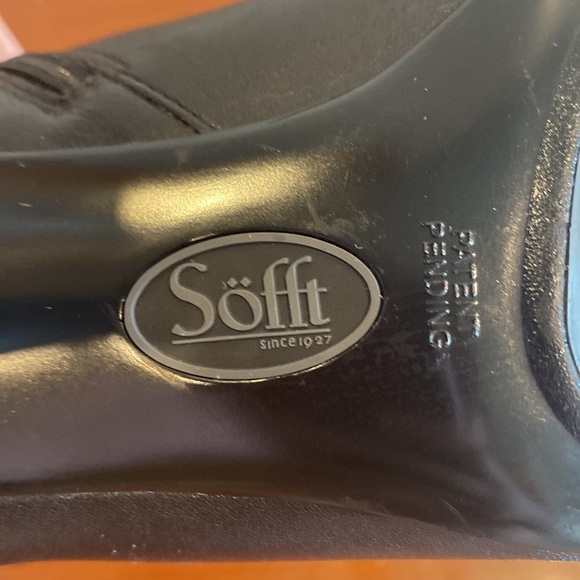 Sofft Black Pointed Toe Leather Booties with buckle detail 9.5 - Picture 9 of 12